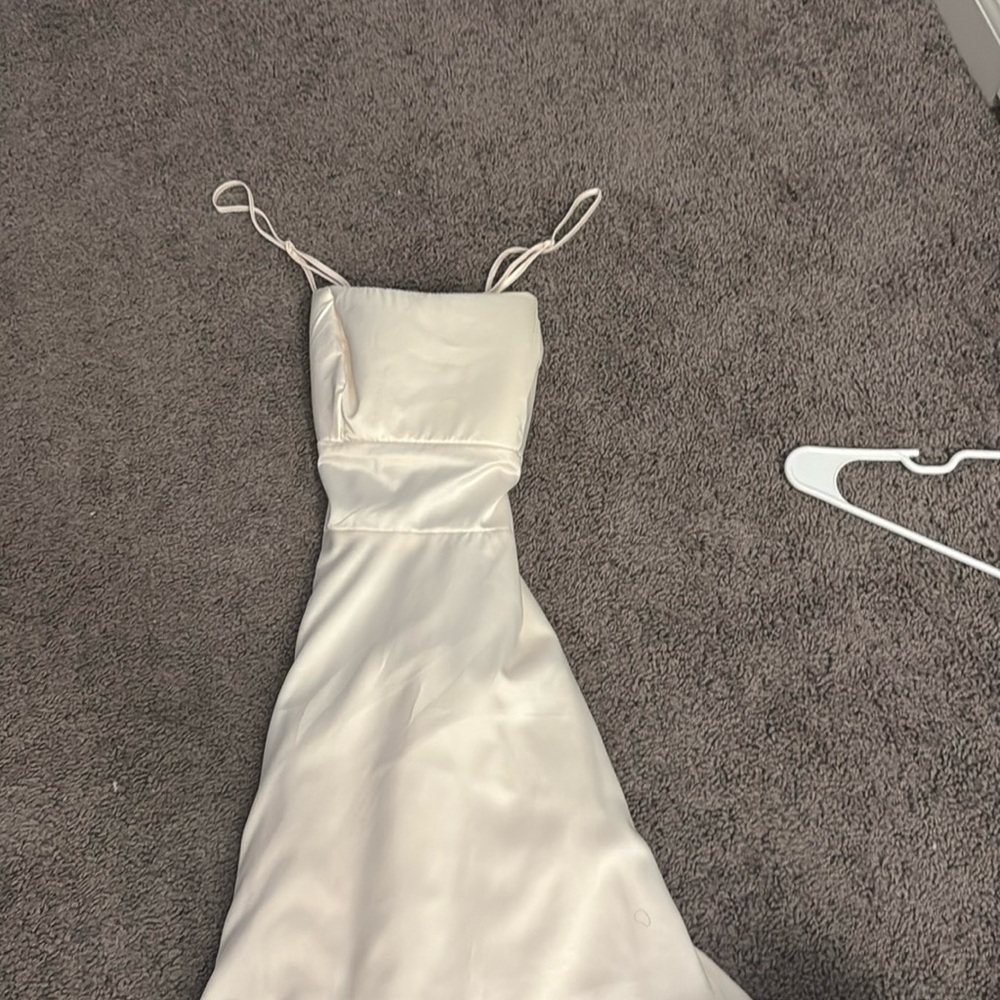 Dress with lace back